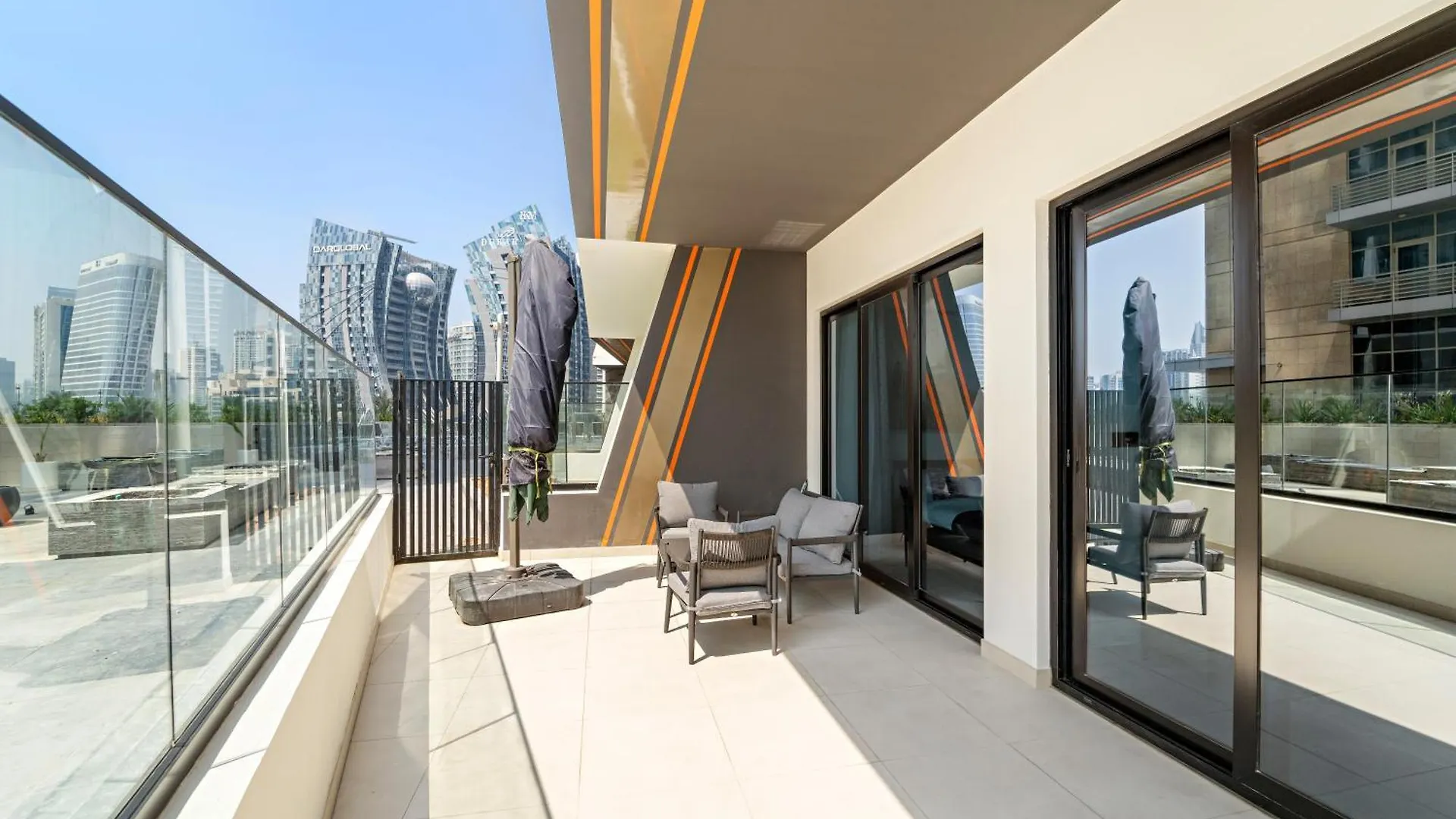 Elegant 1-Bedroom Apartment Dubai 0*,