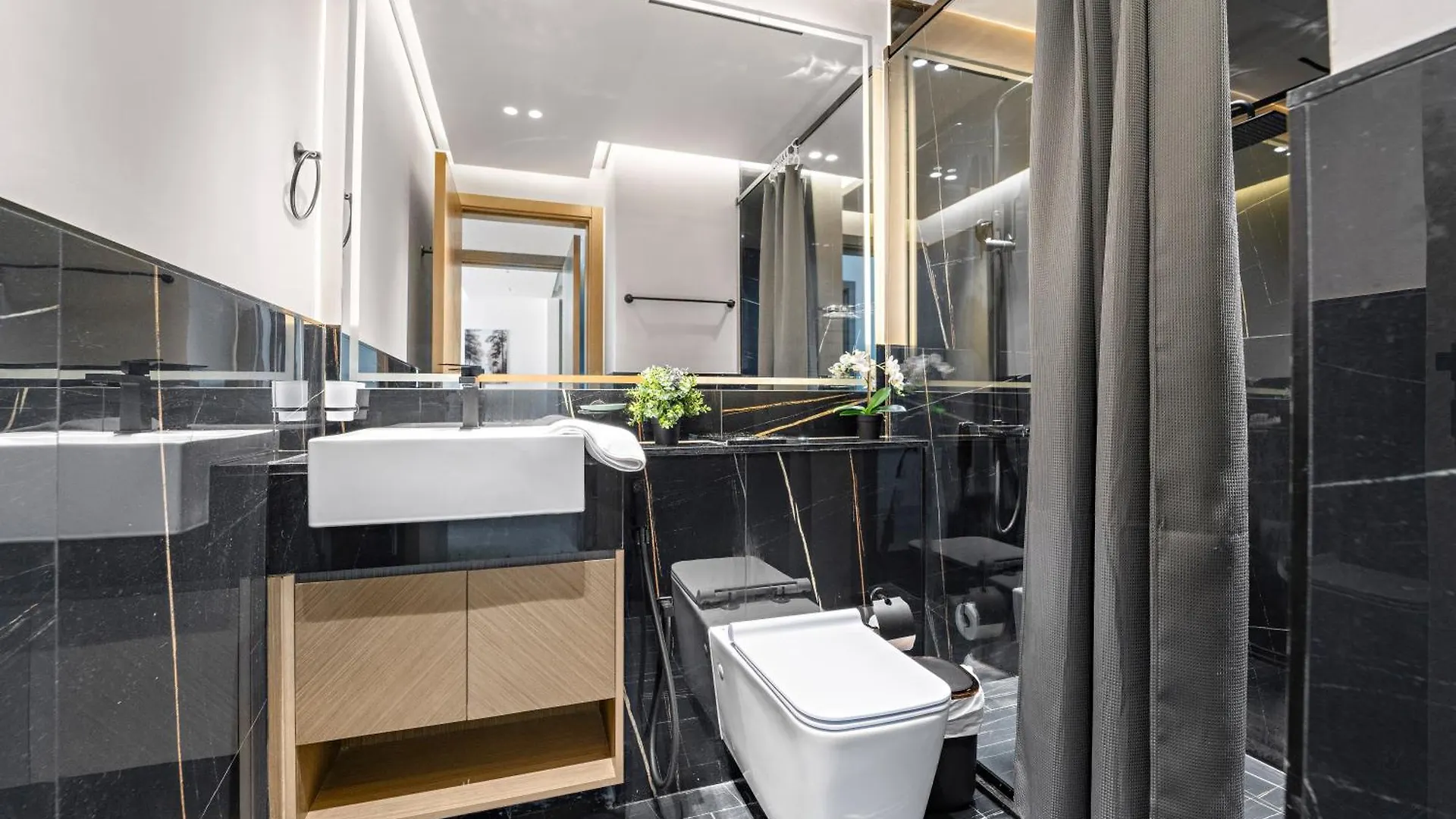 Elegant 1-Bedroom Apartment Dubai 0*,